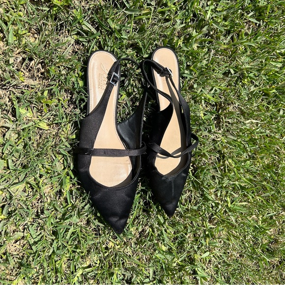 Flats - Picture 1 of 13